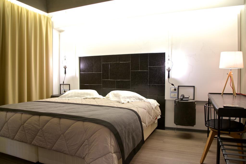פאטרה Adonis City Hotel מראה חיצוני תמונה