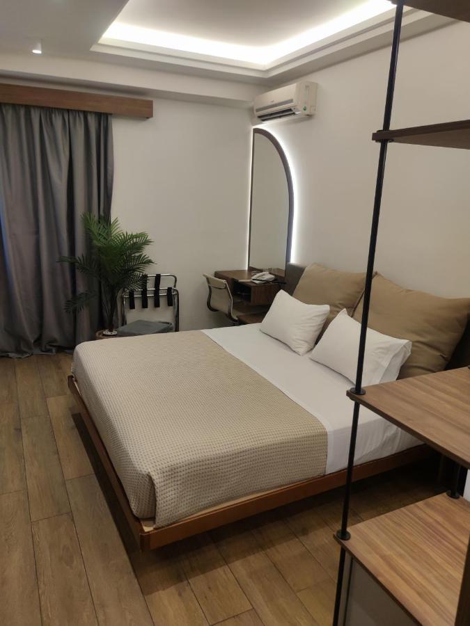 פאטרה Adonis City Hotel מראה חיצוני תמונה