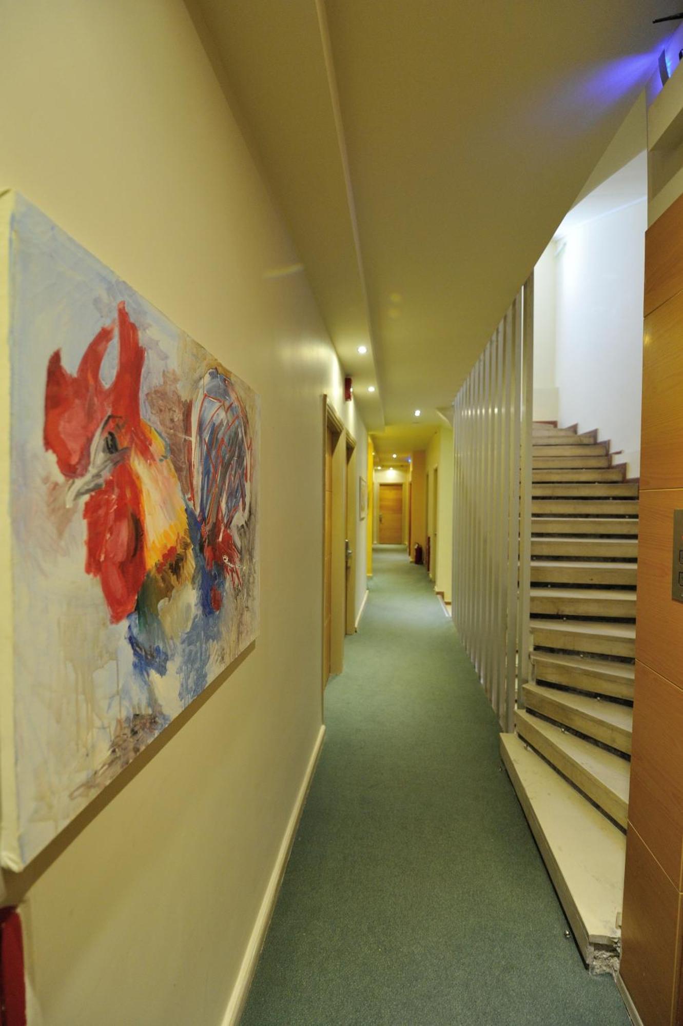 פאטרה Adonis City Hotel מראה חיצוני תמונה