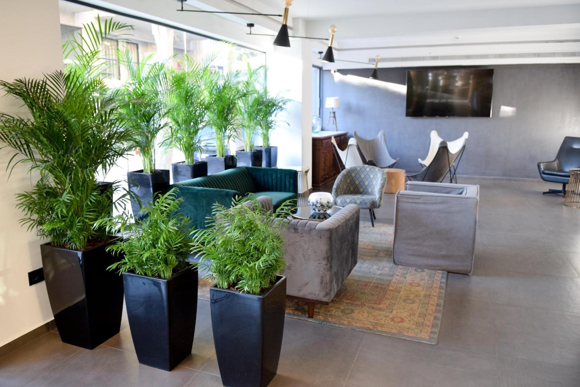 פאטרה Adonis City Hotel מראה חיצוני תמונה
