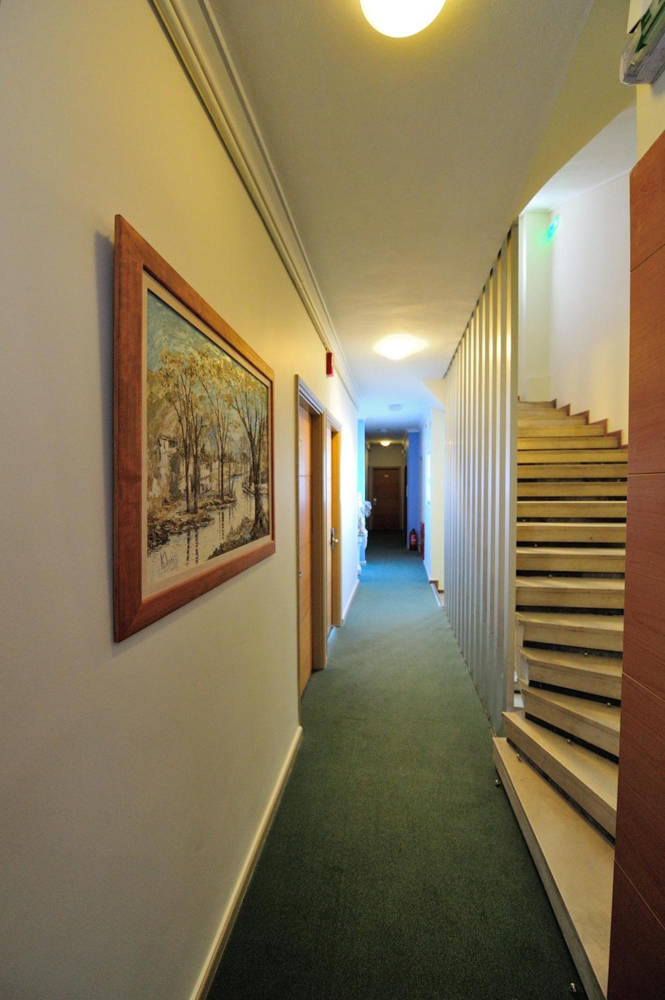 פאטרה Adonis City Hotel מראה חיצוני תמונה