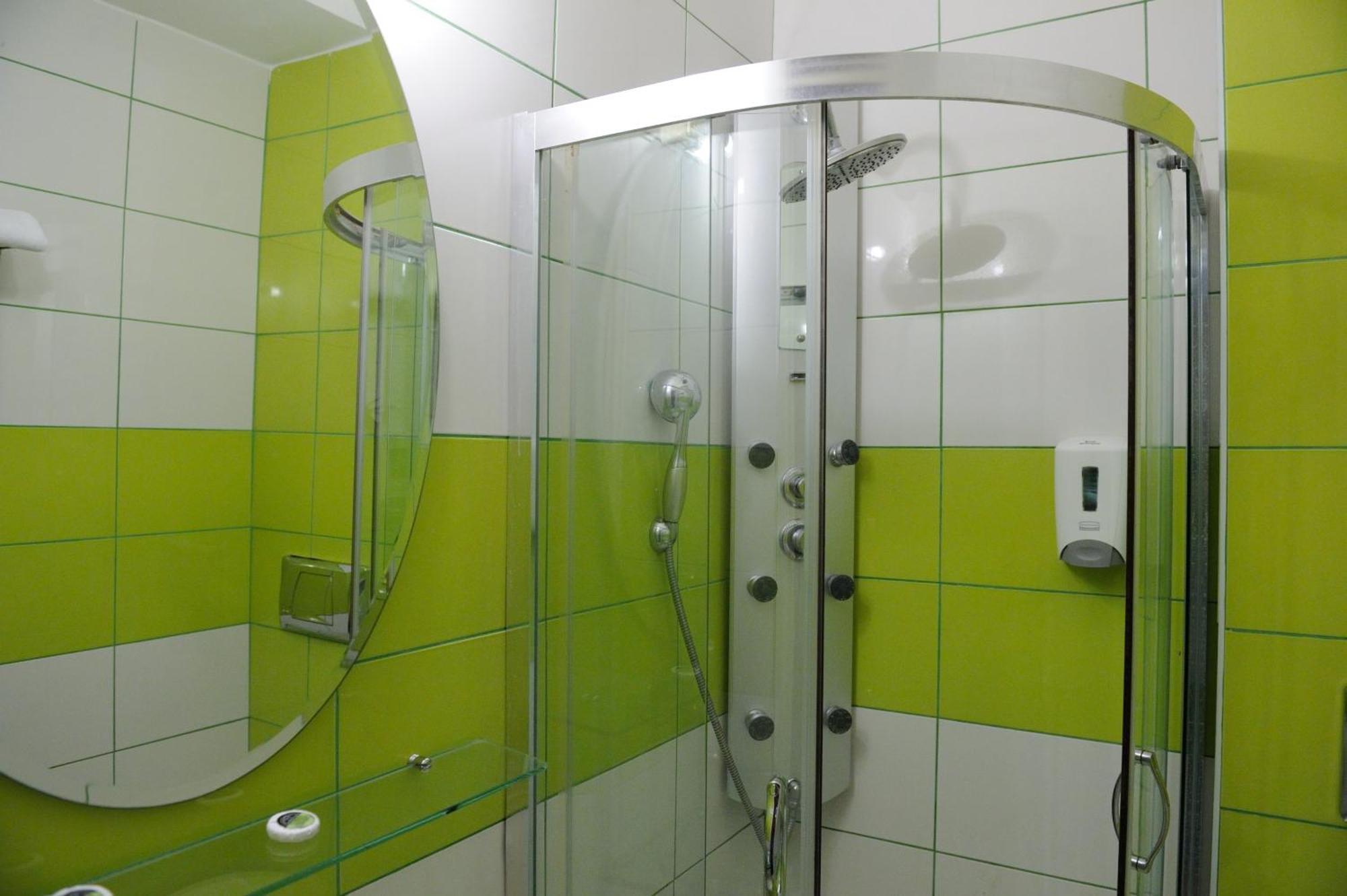 פאטרה Adonis City Hotel מראה חיצוני תמונה