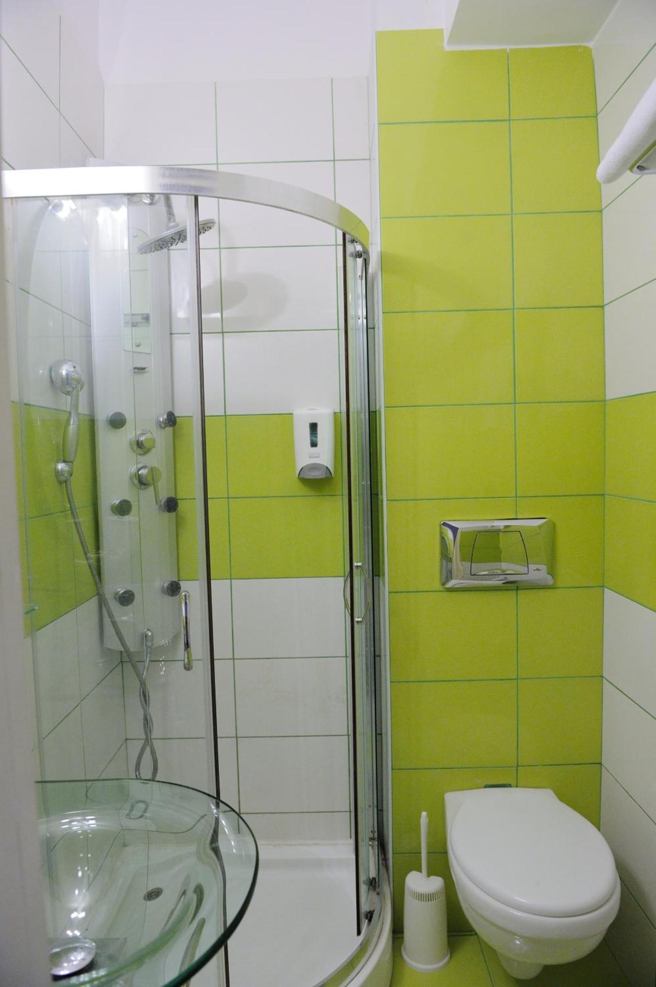 פאטרה Adonis City Hotel מראה חיצוני תמונה