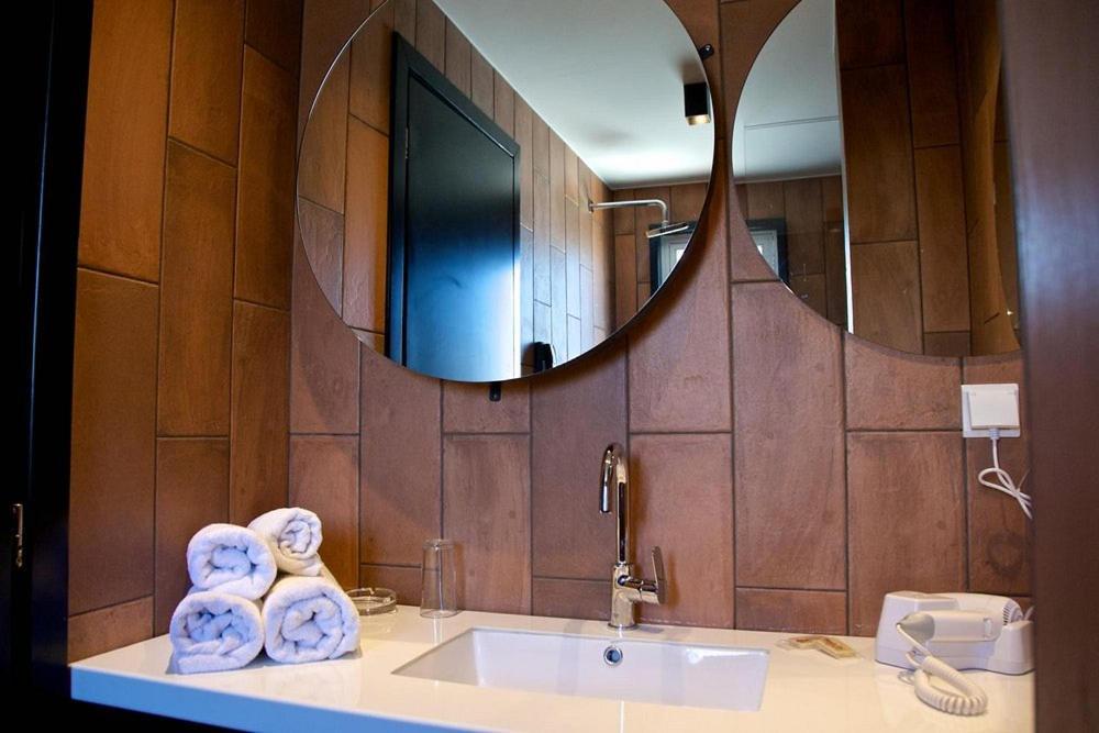 פאטרה Adonis City Hotel מראה חיצוני תמונה