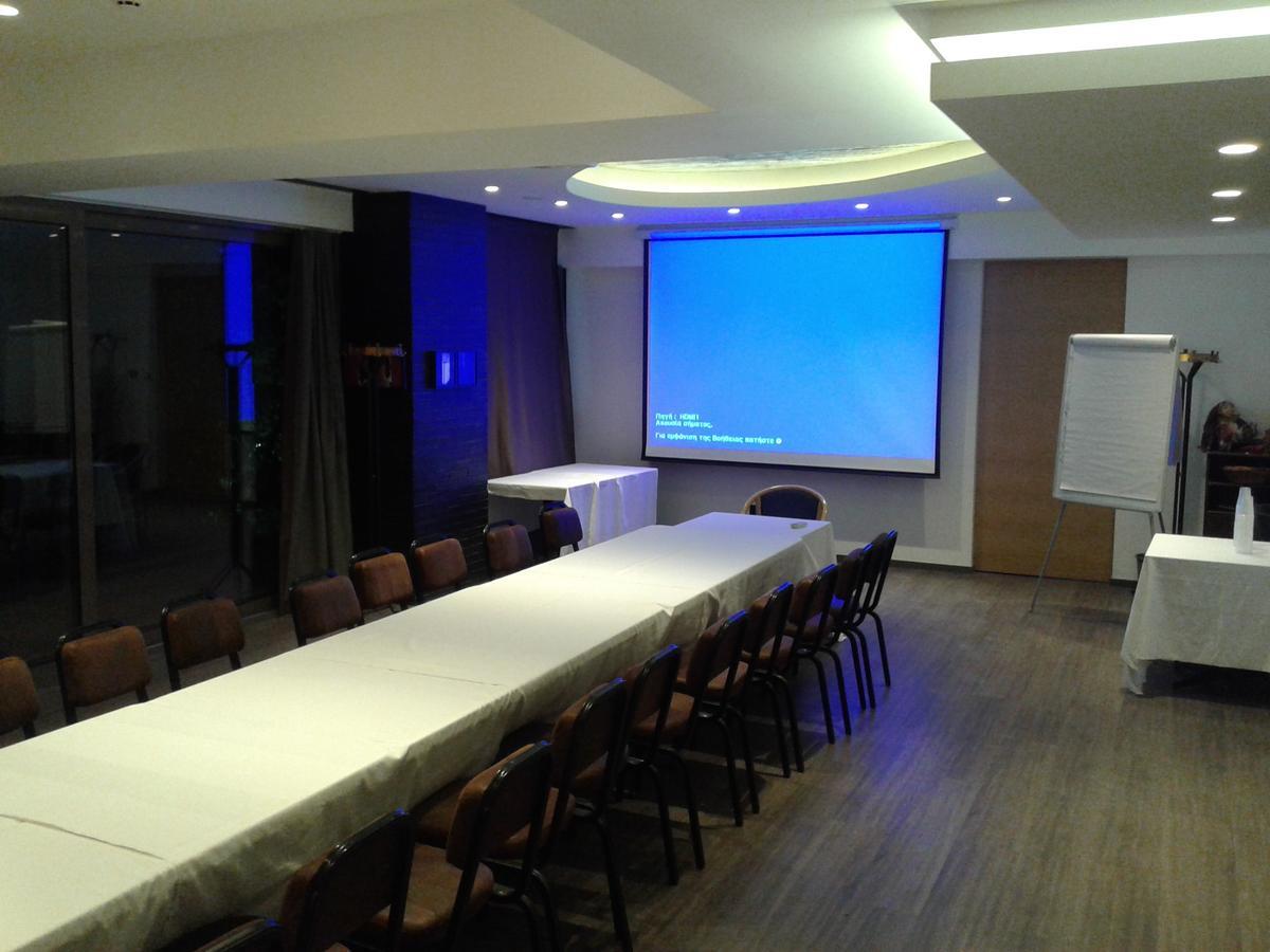 פאטרה Adonis City Hotel מראה חיצוני תמונה