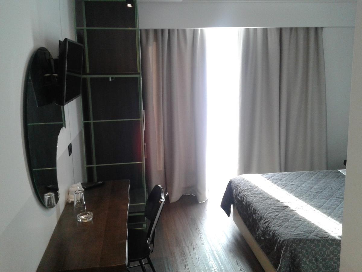 פאטרה Adonis City Hotel מראה חיצוני תמונה