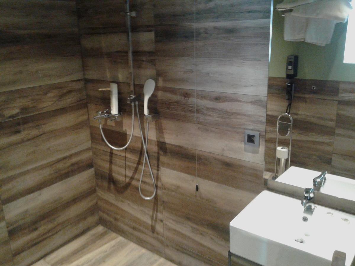 פאטרה Adonis City Hotel מראה חיצוני תמונה